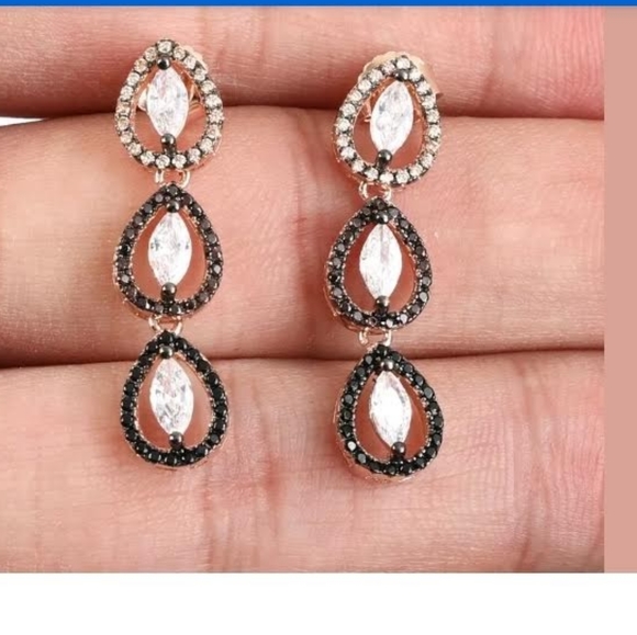 3 layer teardrop Opera station earrings - Picture 3 of 9